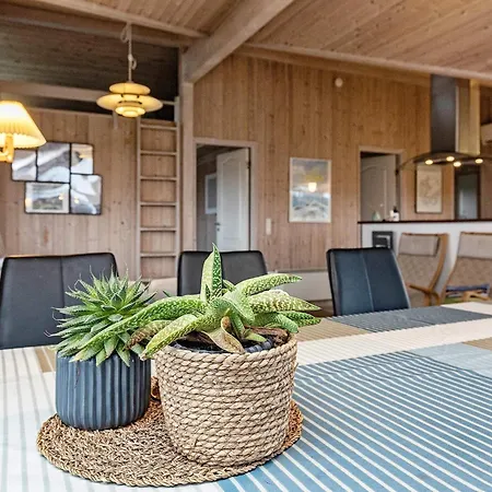 Three-bedroom In Hjorring 17 펜션 Lønstrup