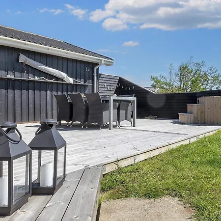 6 Person In Hjorring-by Traum *