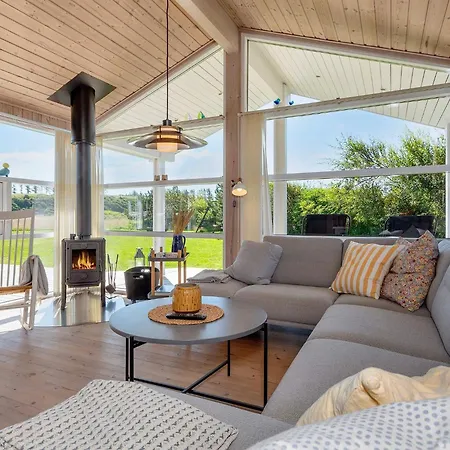 Three-bedroom In Hjorring 17 *
